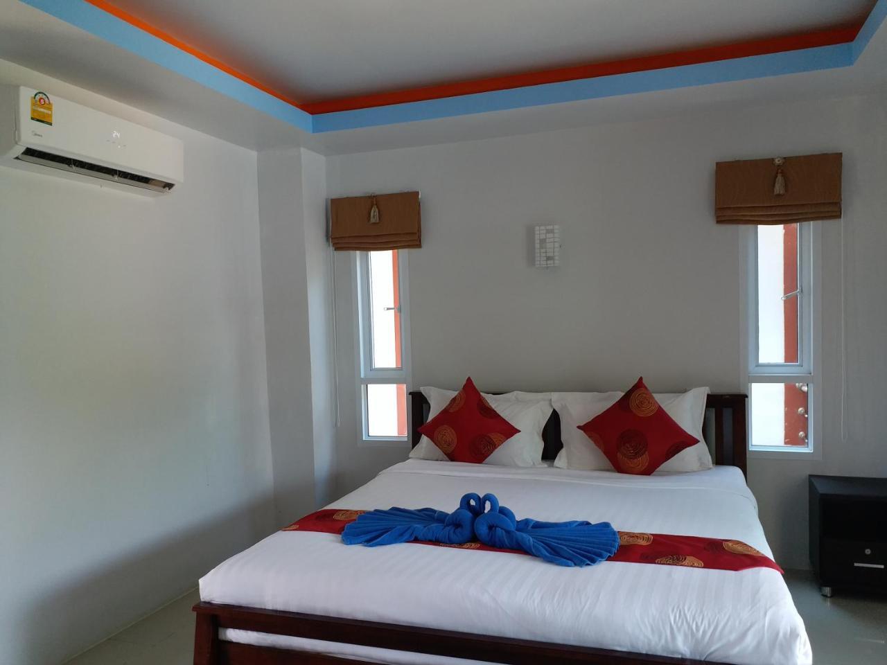 Tamarind Lanta Resort Ko Lanta Buitenkant foto