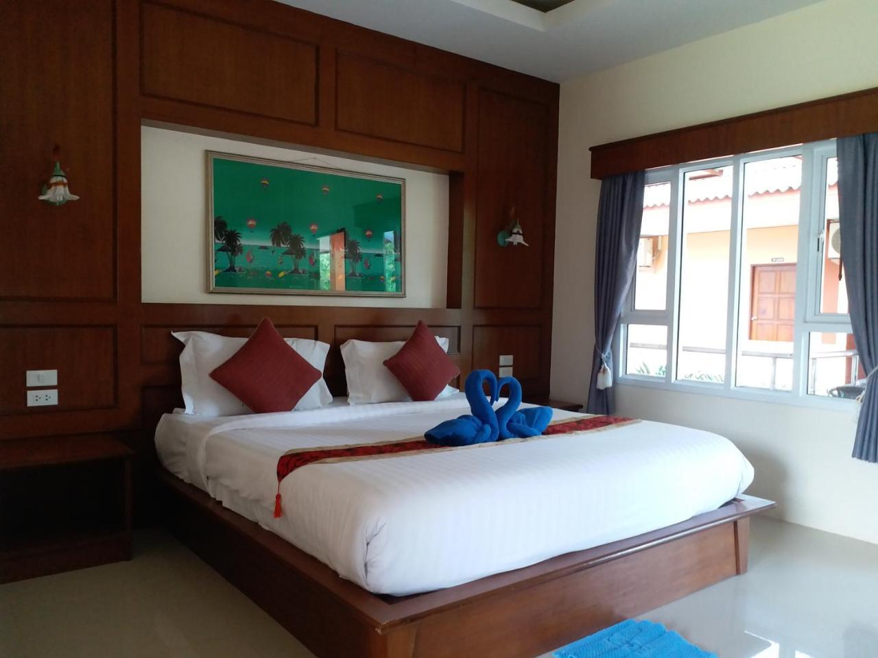 Tamarind Lanta Resort Ko Lanta Buitenkant foto